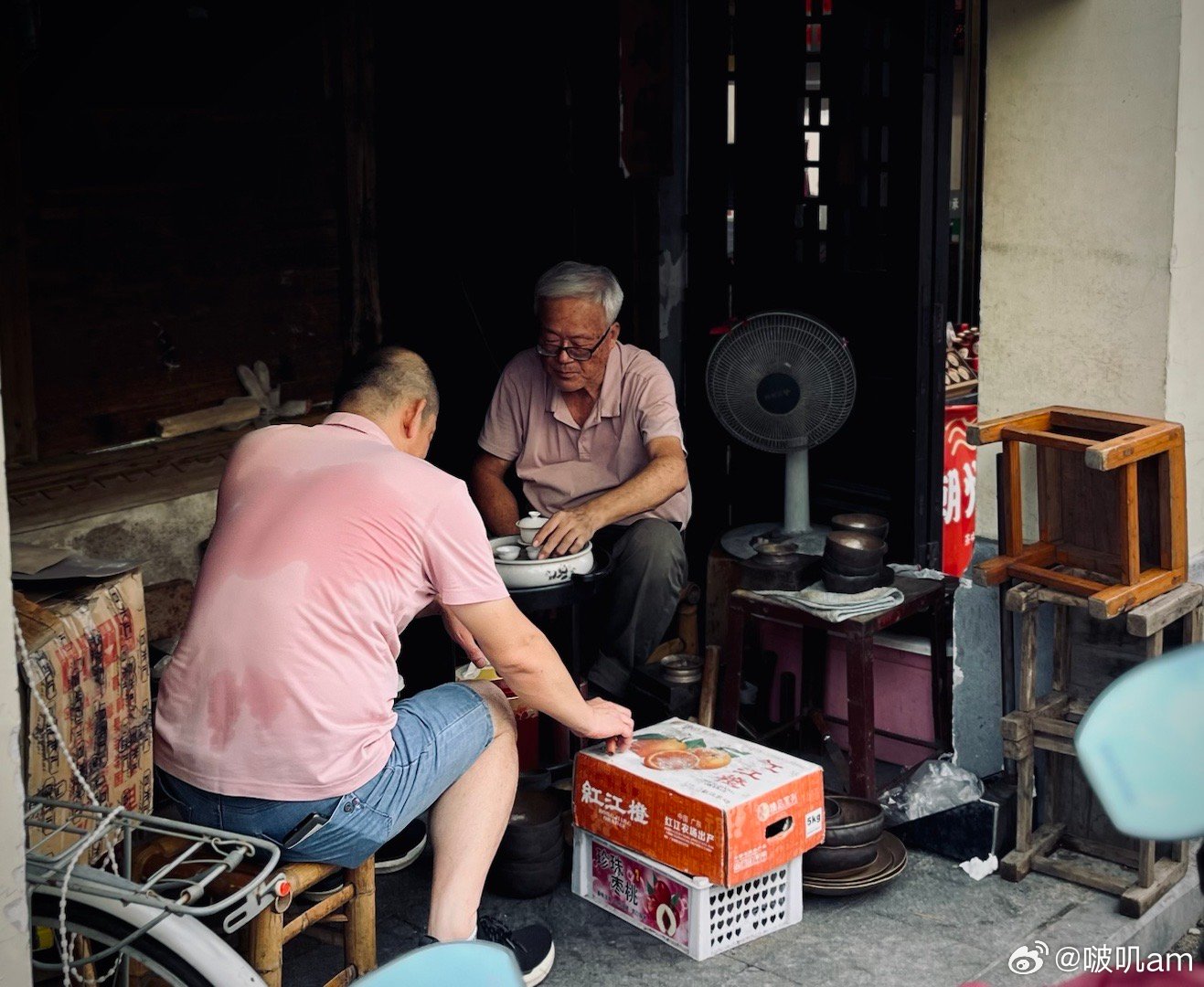 退休金增长新动向，隐藏在小巷特色小店背后的好消息